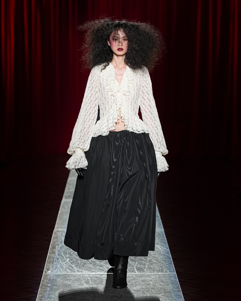 Viviano profesa radicalidad y exageración como mantra