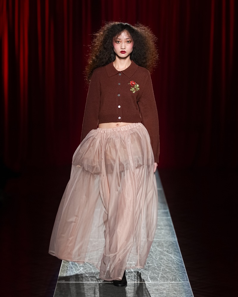 Viviano profesa radicalidad y exageración como mantra