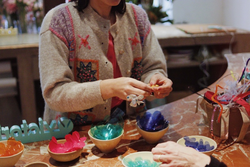 Los charms de tus Victorias son reciclados y coloridos