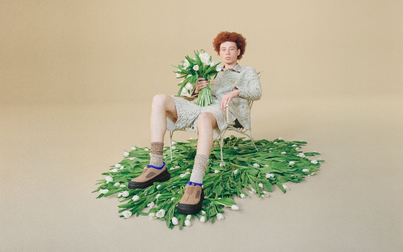 Para el hombre que no para, UGG suma moda a sus zapatillas