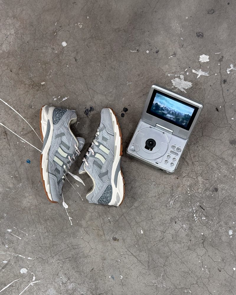 Coolway trae de vuelta 2003 con sneakers llenas de color