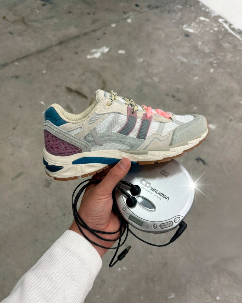 Coolway trae de vuelta 2003 con sneakers llenas de color