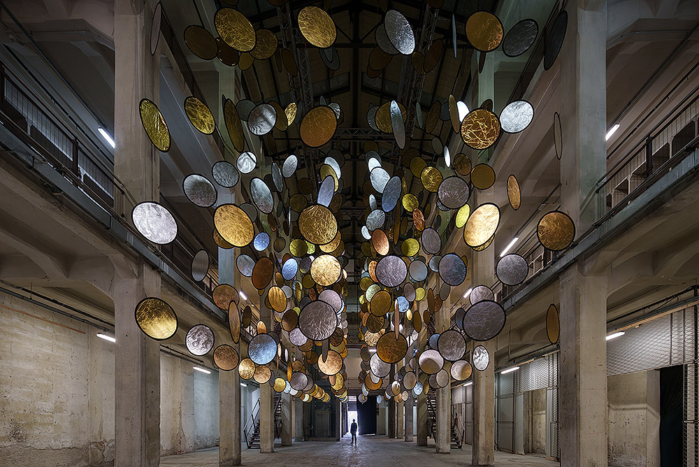 Halos de SpY transforma el espacio en luz y movimiento