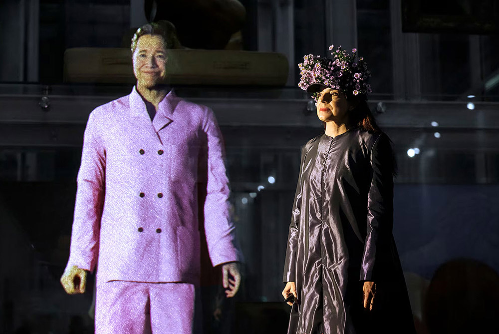 Alicia Framis presenta libro y marido en Infinito Delicias