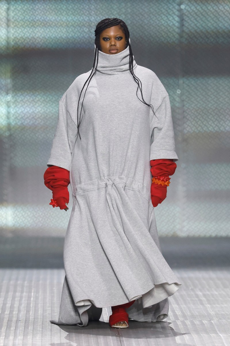 Moda de autor con narrativa visual en 080 Barcelona Fashion