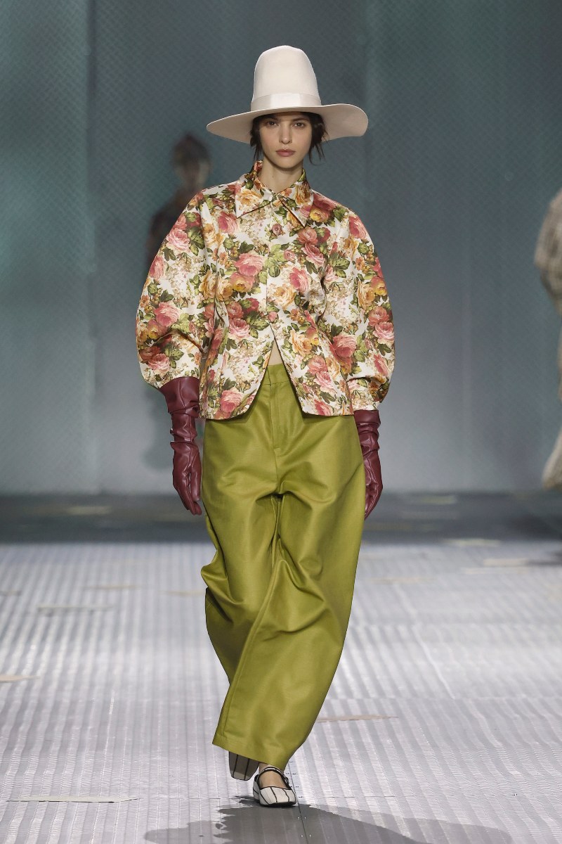 Moda de autor con narrativa visual en 080 Barcelona Fashion