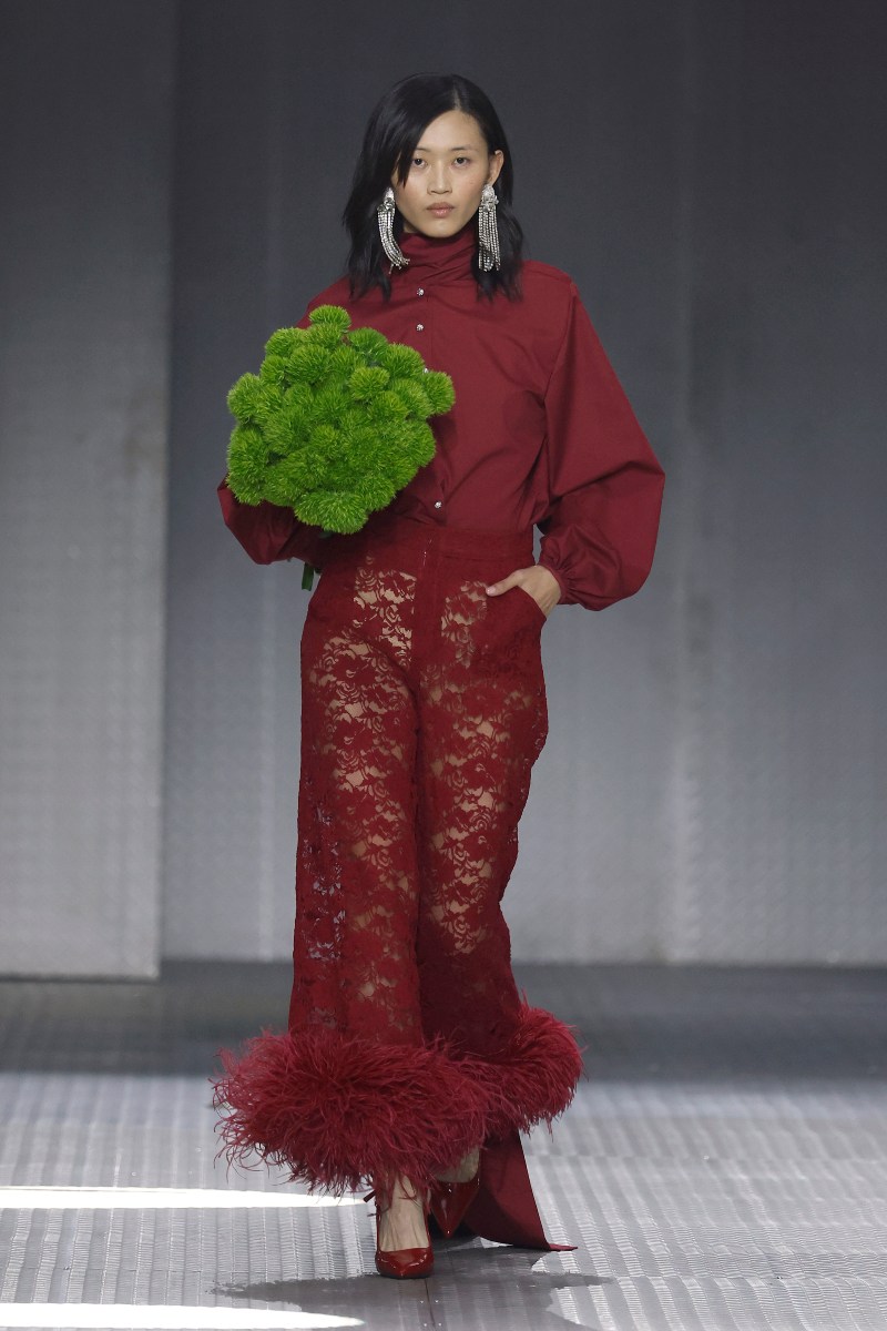 Moda de autor con narrativa visual en 080 Barcelona Fashion