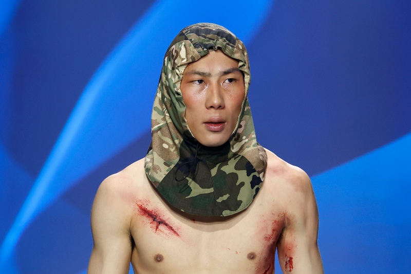 Carrieri, en la 080 Barcelona Fashion, viaja al no futuro