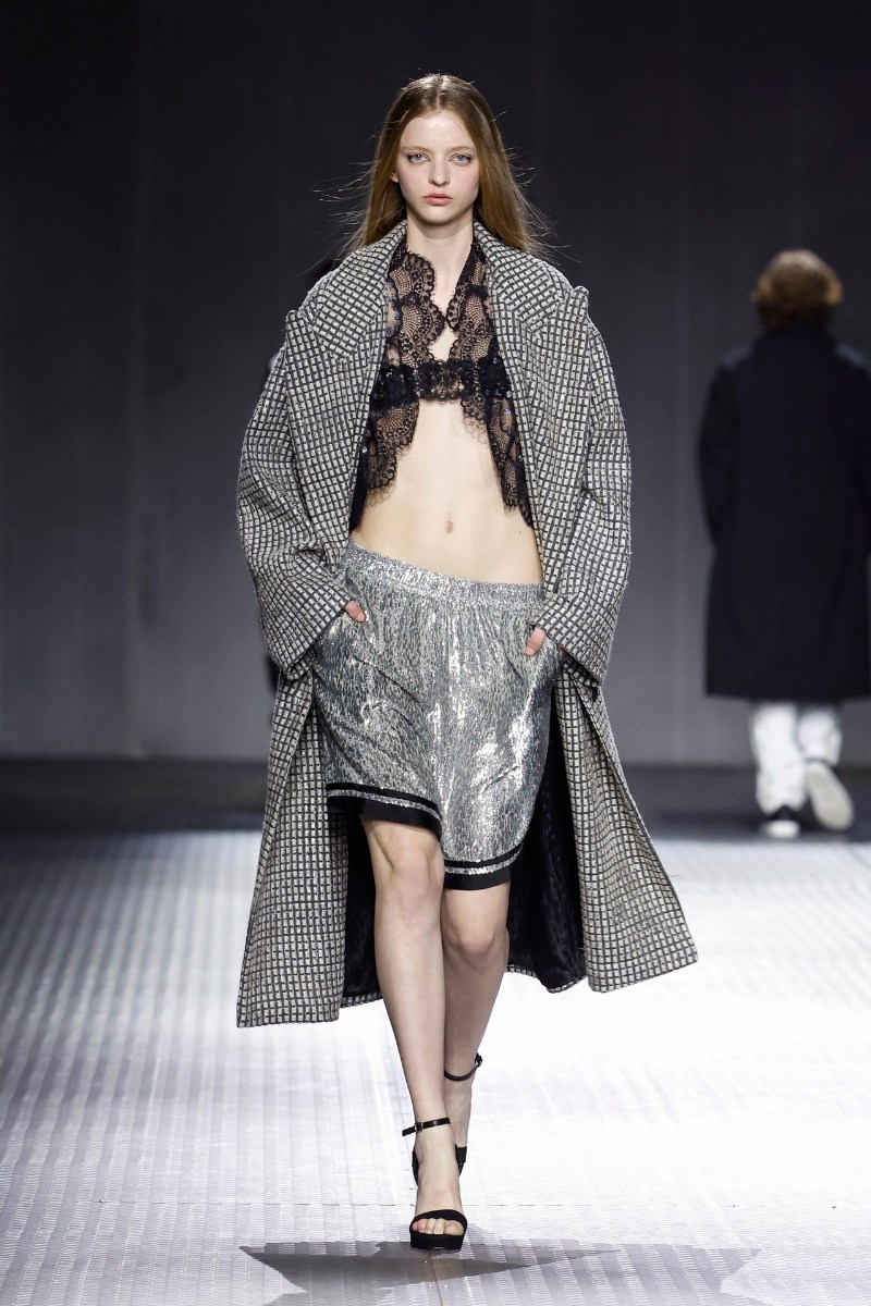 Moda de autor con narrativa visual en 080 Barcelona Fashion