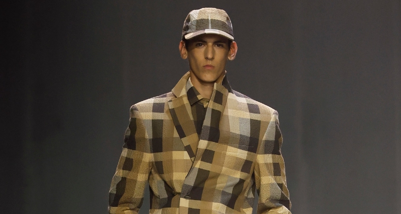Moda de autor con narrativa visual en 080 Barcelona Fashion
