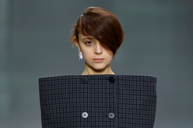 Moda de autor con narrativa visual en 080 Barcelona Fashion