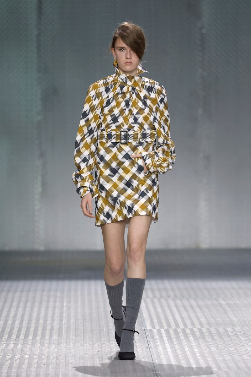 Moda de autor con narrativa visual en 080 Barcelona Fashion