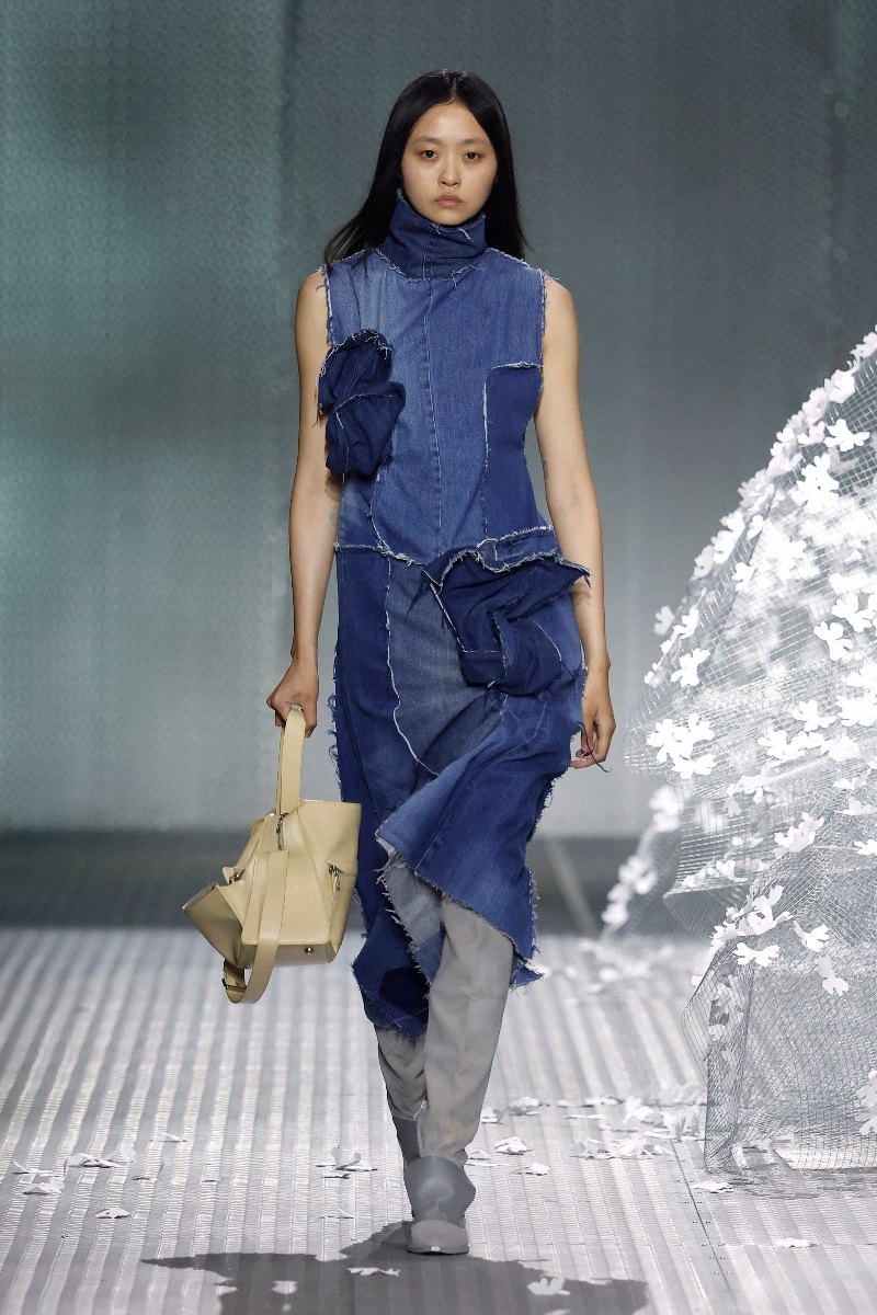 Moda de autor con narrativa visual en 080 Barcelona Fashion