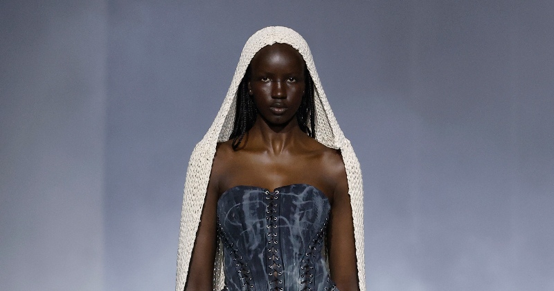 Moda de autor con narrativa visual en 080 Barcelona Fashion