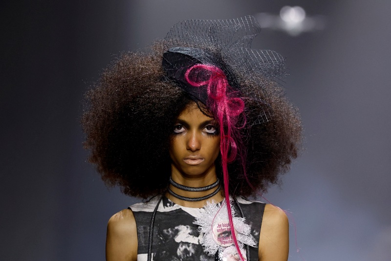 Moda de autor con narrativa visual en 080 Barcelona Fashion