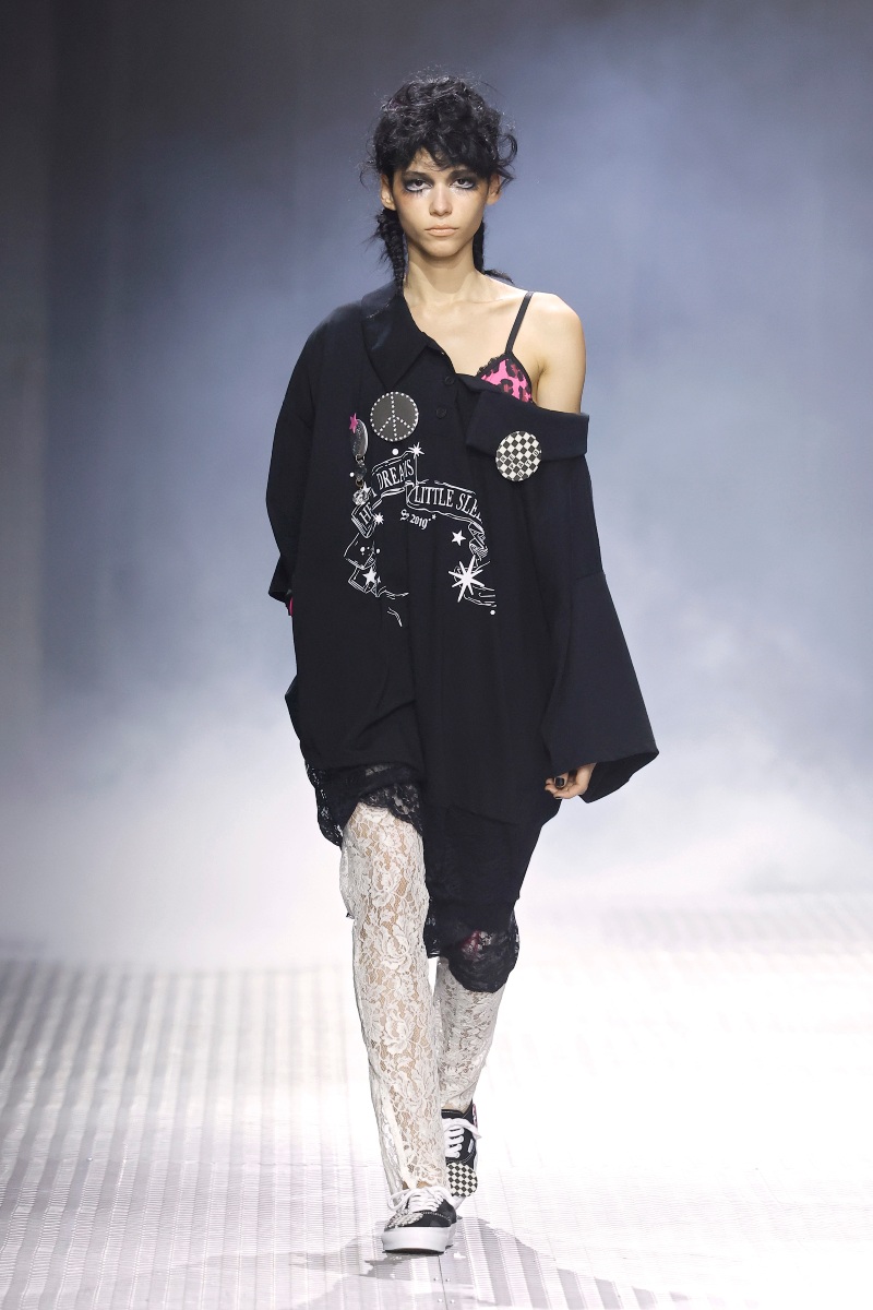 Moda de autor con narrativa visual en 080 Barcelona Fashion