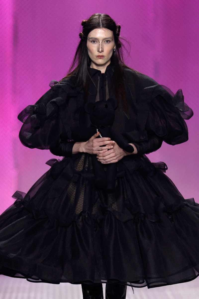 Bolaño vuelve a 080 Barcelona Fashion, kitsch y con Plan B