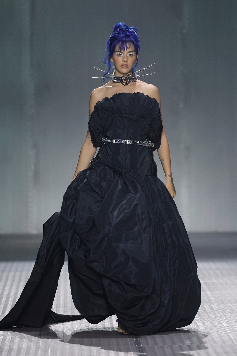 Moda de autor con narrativa visual en 080 Barcelona Fashion