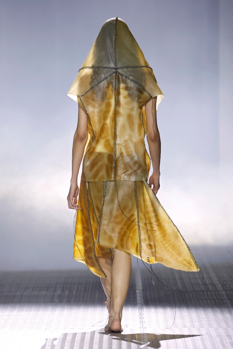 Moda de autor con narrativa visual en 080 Barcelona Fashion