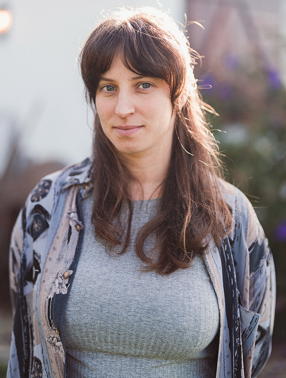 Charlamos con Anxos Fazáns sobre Las Líneas Discontinuas