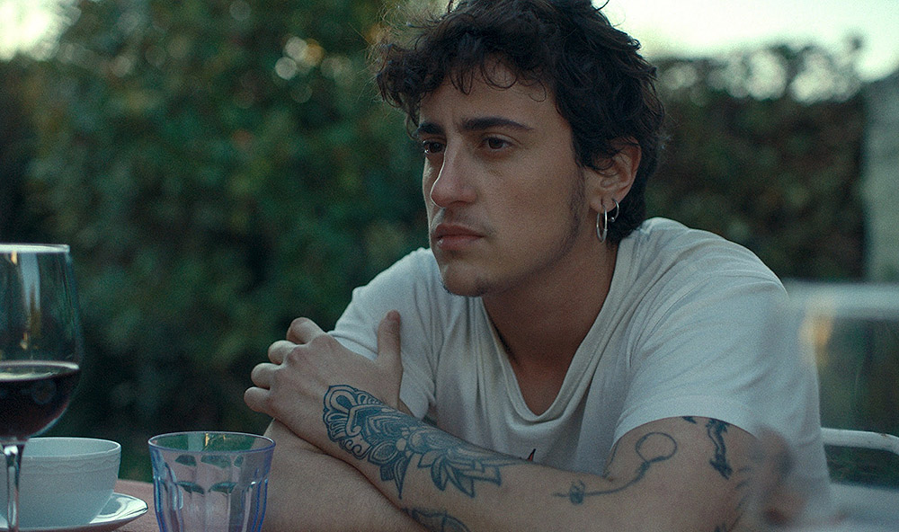 Charlamos con Anxos Fazáns sobre Las Líneas Discontinuas