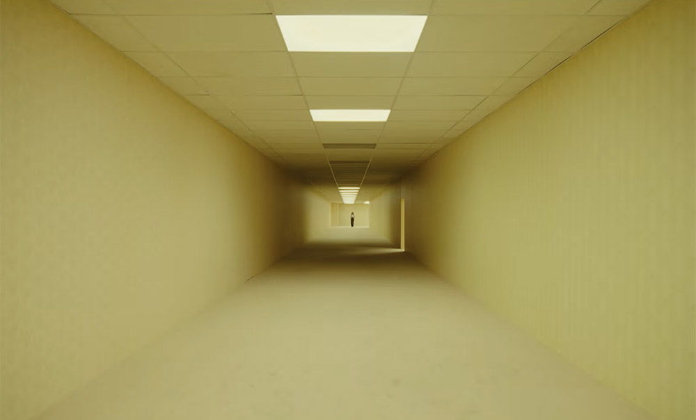 Backrooms: El salto al cine del fenómeno viral Kane Parsons