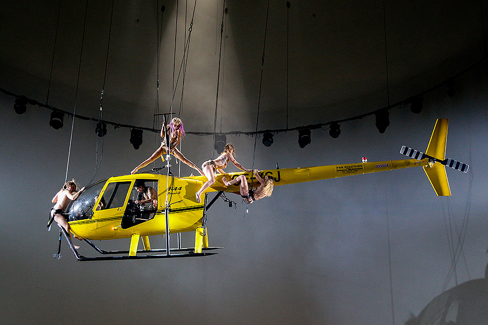 Florentina Holzinger: gravedad, cuerpo y danza extrema
