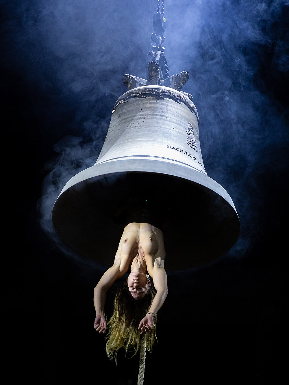 Florentina Holzinger: gravedad, cuerpo y danza extrema