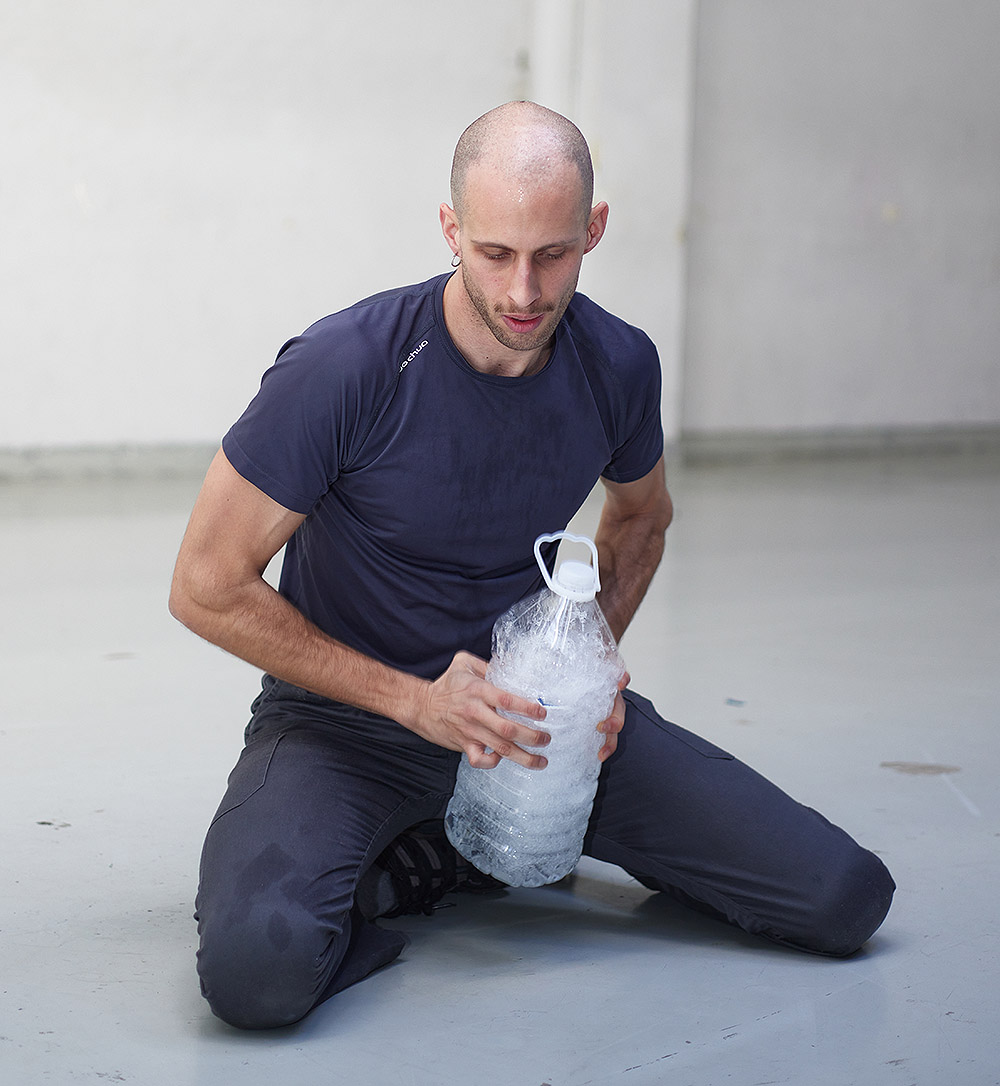 Force Song: fuerza, esperanza y cuerpos en tensión crítica