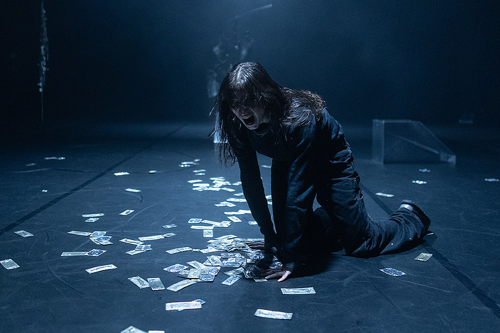 Near Misses: coreografía del límite y la transformación