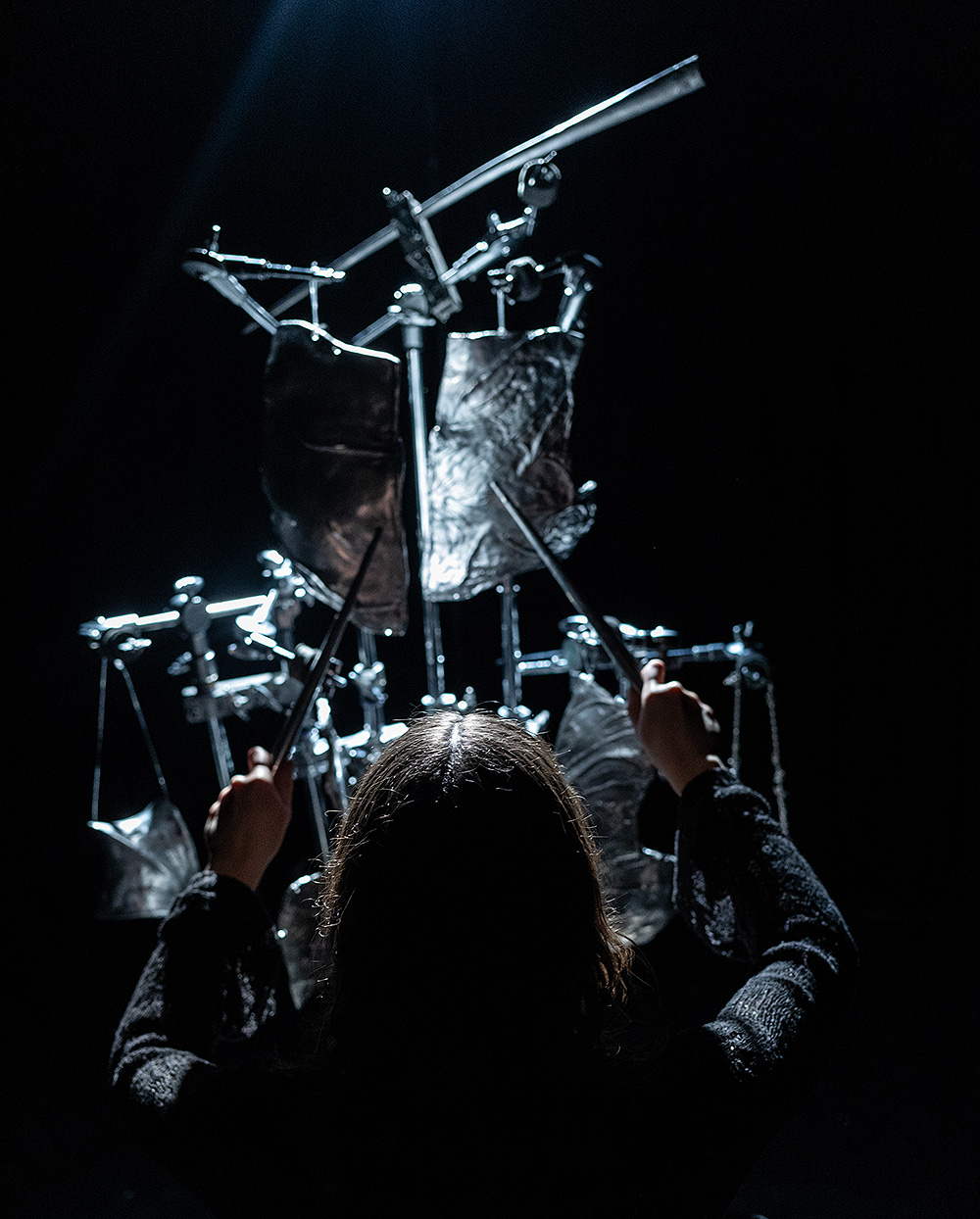 Near Misses: coreografía del límite y la transformación