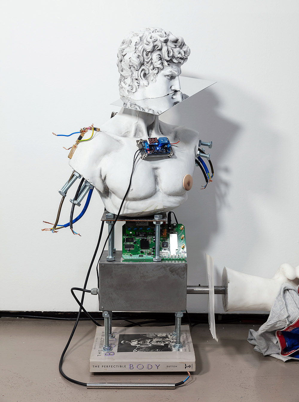 Shinuk Suh. Repetición, orden y coreografías del control