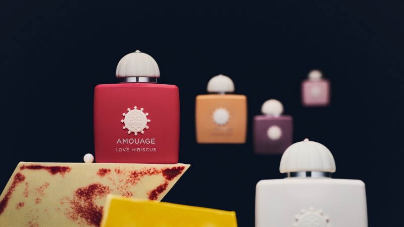 Amouage reescribe las reglas de lo floral con Love Hibiscus