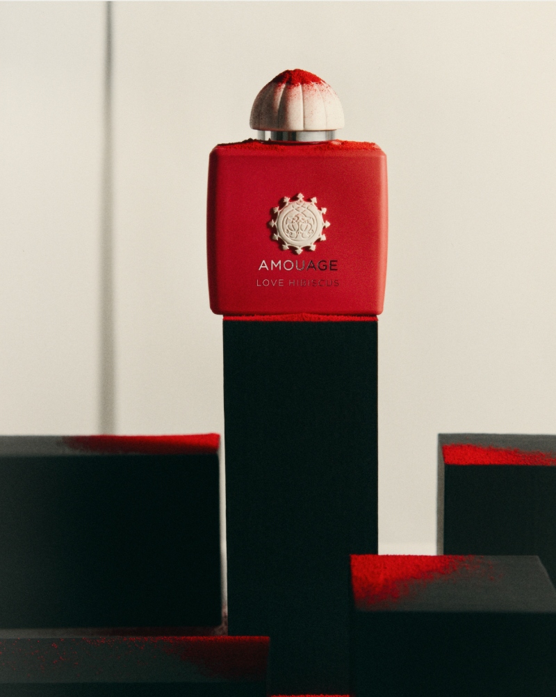 Amouage reescribe las reglas de lo floral con Love Hibiscus
