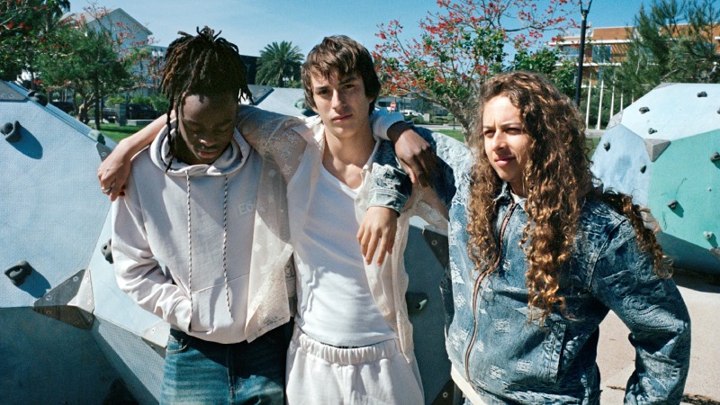 Aries X Bershka colaboración moda urbana accesible