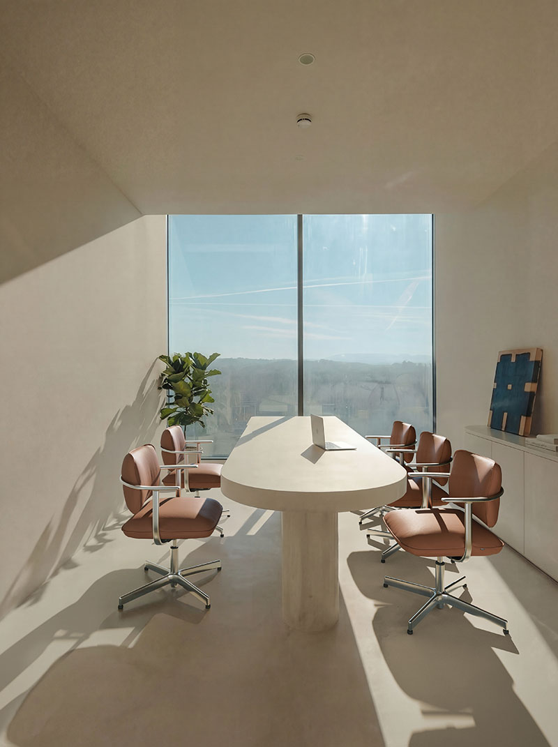 Barber & Osgerby crean la silla de oficina U-Type de Kettal