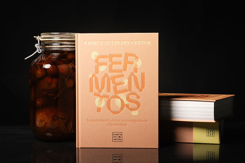 Basque Culinary Center lanza el complejo libro Fermentos