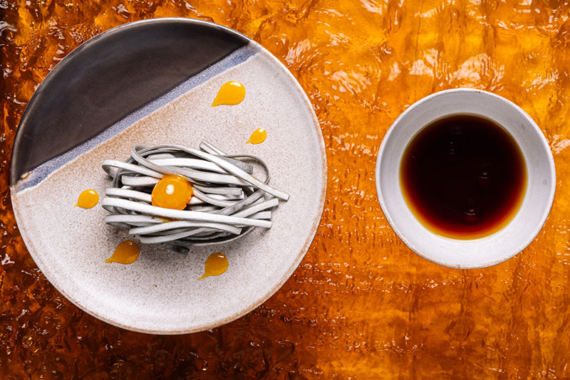 Basque Culinary Center lanza el complejo libro Fermentos