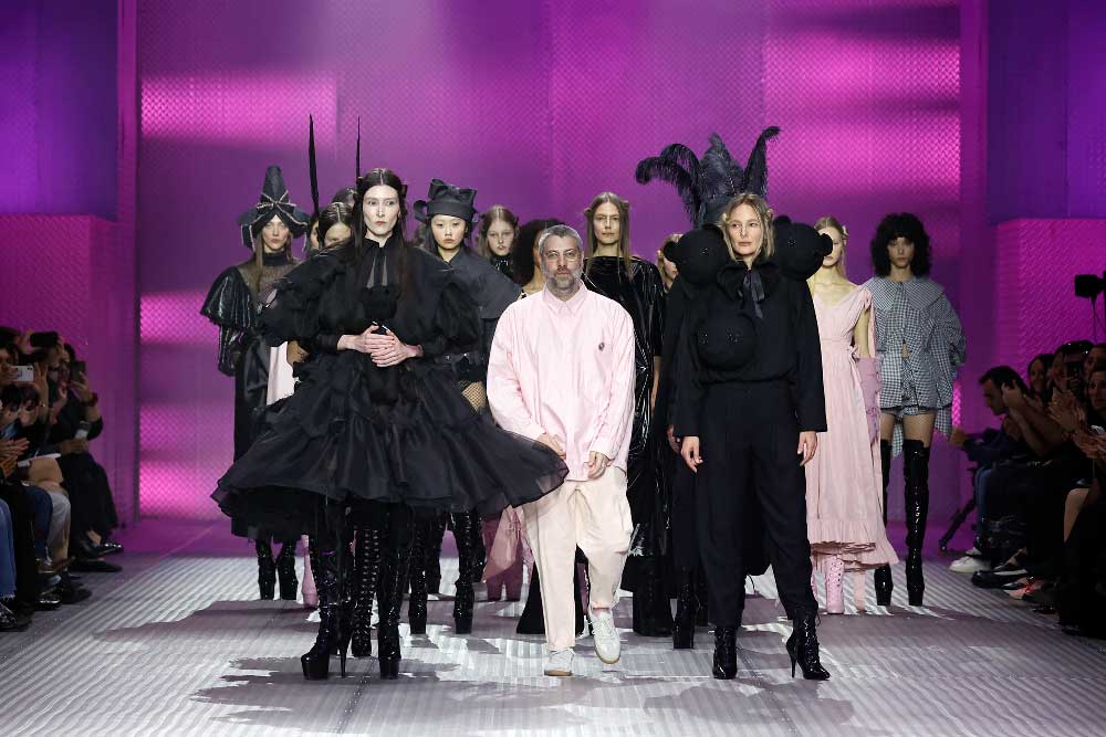 Bolaño vuelve a 080 Barcelona Fashion, kitsch y con Plan B