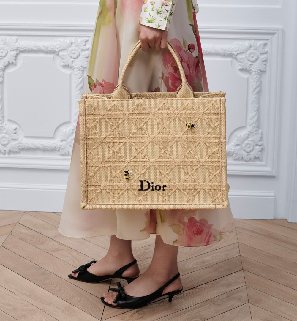 La falda Corolle de Dior convertida en lámpara