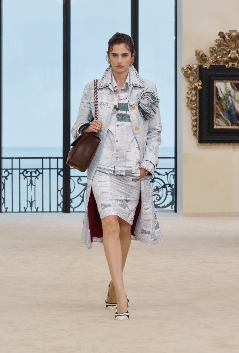 Chanel mezcla funcionalidad y elegancia costera para Cruise