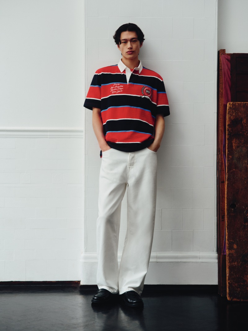 Tommy nos da el look perfecto para llevar vaqueros blancos