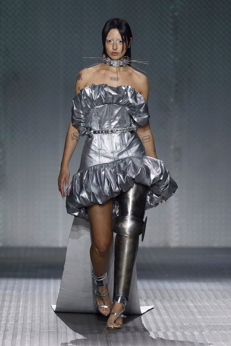 Dominnico en 080 Barcelona Fashion libera su estética viral