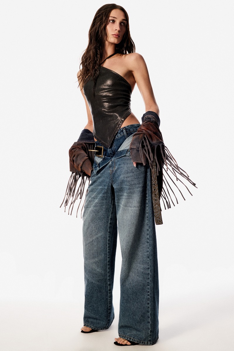 Desigual y Masha Popova desgastan el denim de forma sensual