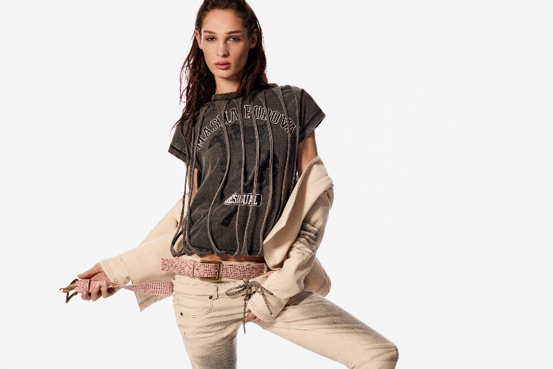 Desigual y Masha Popova desgastan el denim de forma sensual