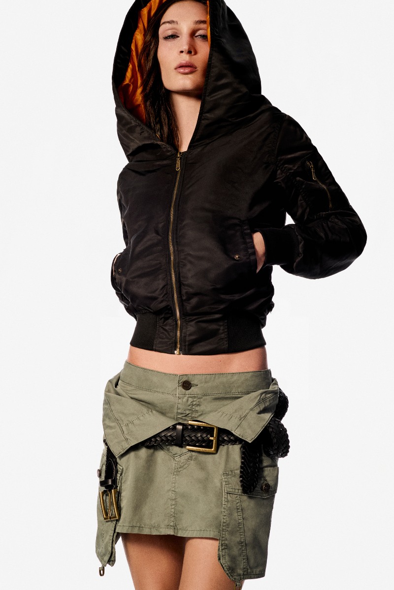 Desigual y Masha Popova desgastan el denim de forma sensual