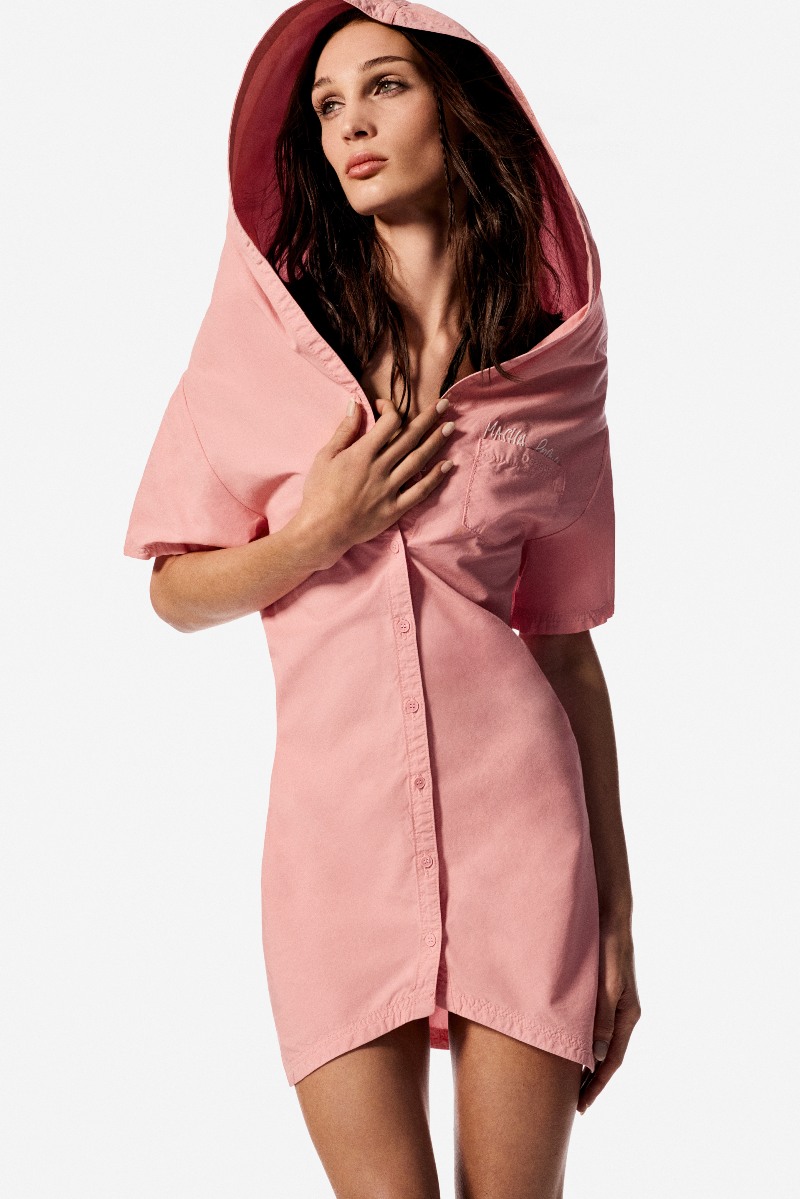 Desigual y Masha Popova desgastan el denim de forma sensual