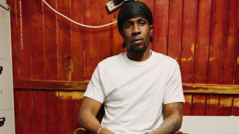 Dr. Martens y Supreme lanzan un modelo exclusivo para ss26