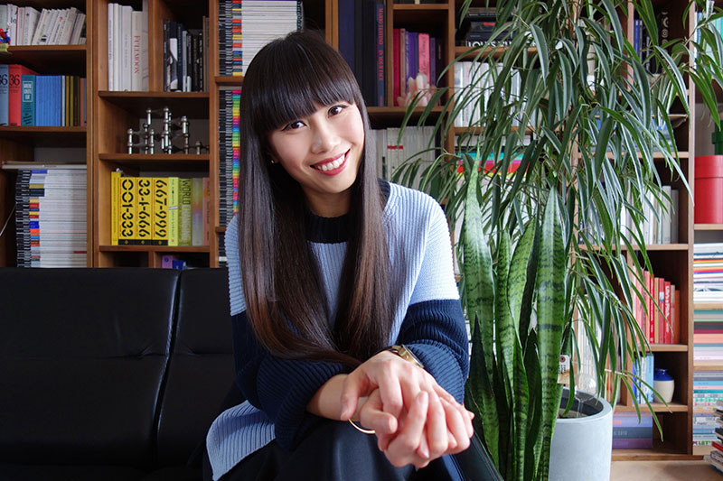 Exposición Chopsticks: Yoko Choy une Asia con un objeto