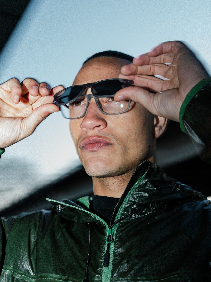 Mó se suma a la moda deportiva con gafas ligeras y urbanas